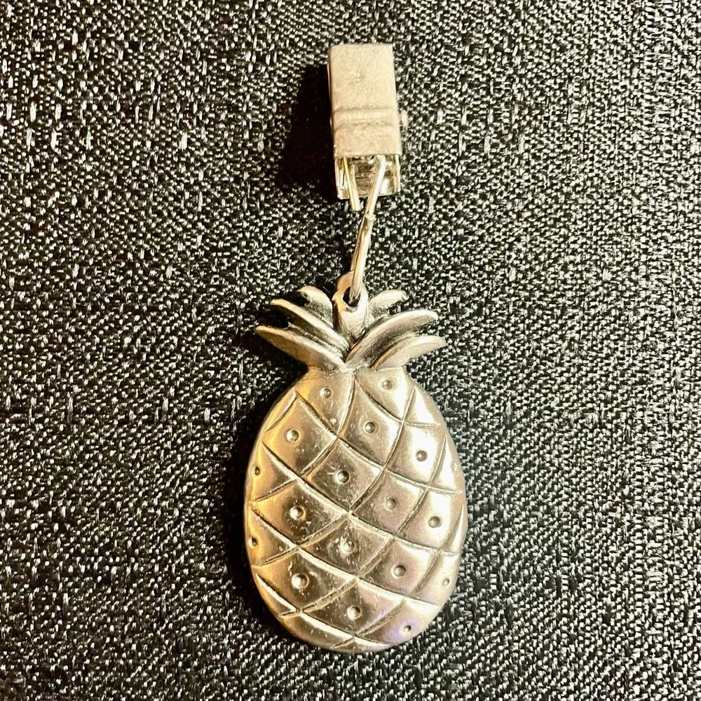 Pewter Pineapple Tablecloth Clip Holders 4x Silver Fruit Outdoors Picnic NEW NIB